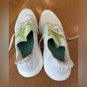 Adidas Ultraboost White Sneaker Men’s Size 13 White and Lime Green